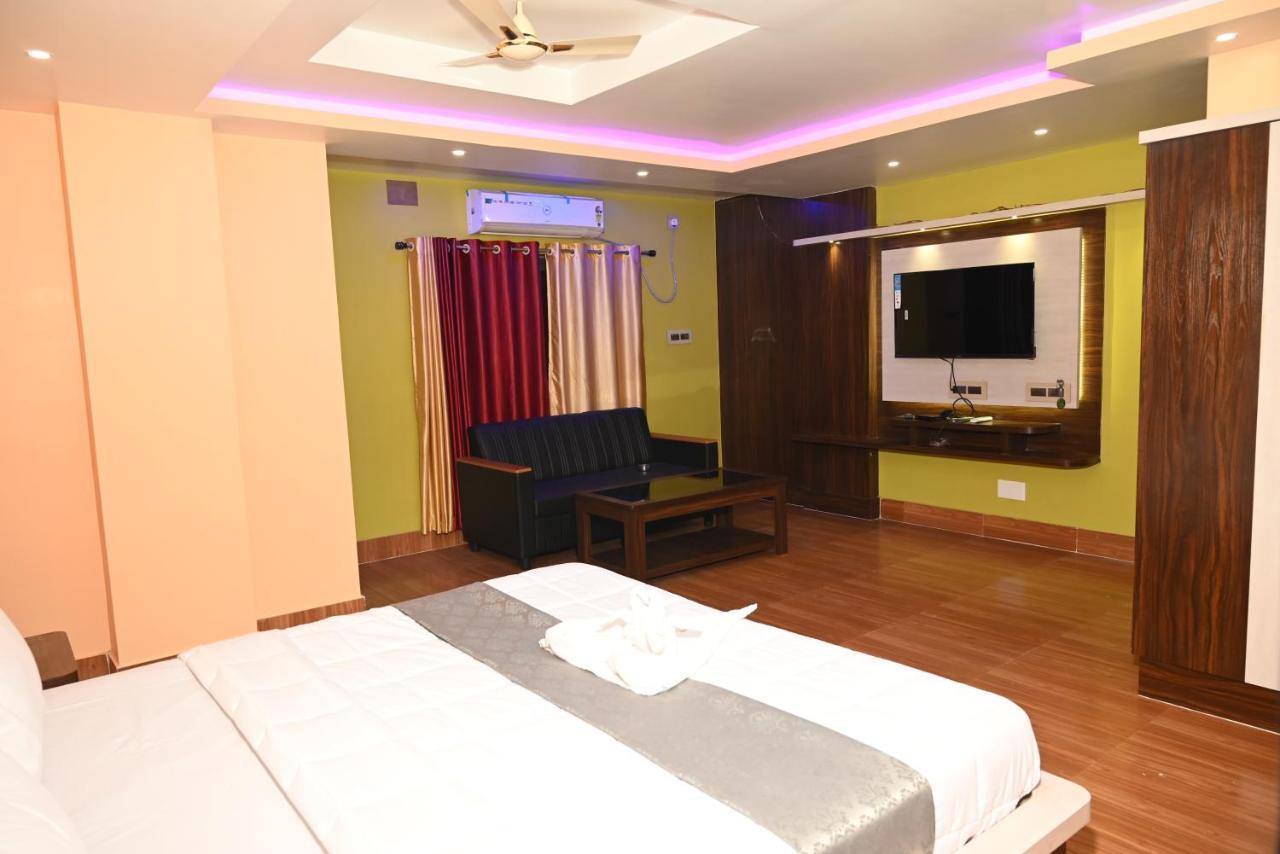 Oyo Hotel Tulusi Inn โบลปูร์ ภายนอก รูปภาพ