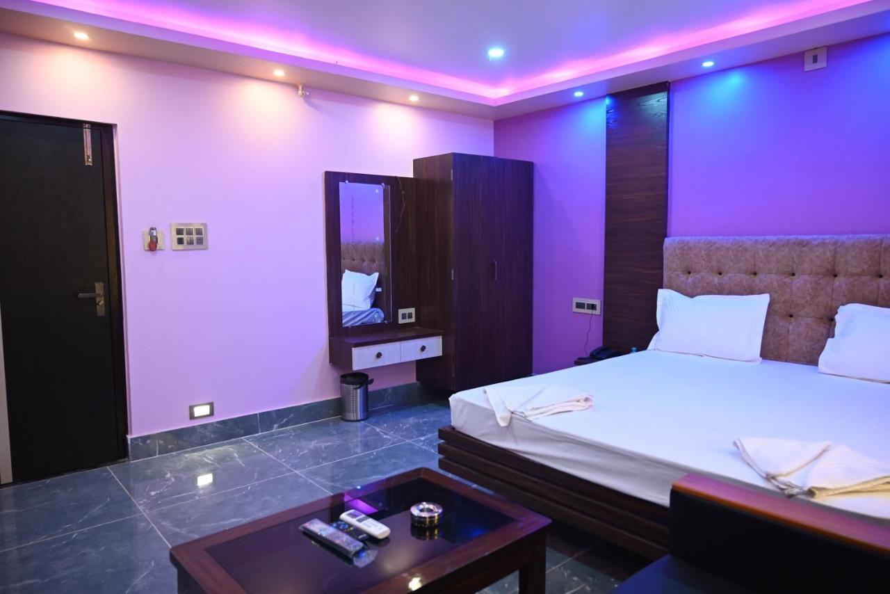 Oyo Hotel Tulusi Inn โบลปูร์ ภายนอก รูปภาพ