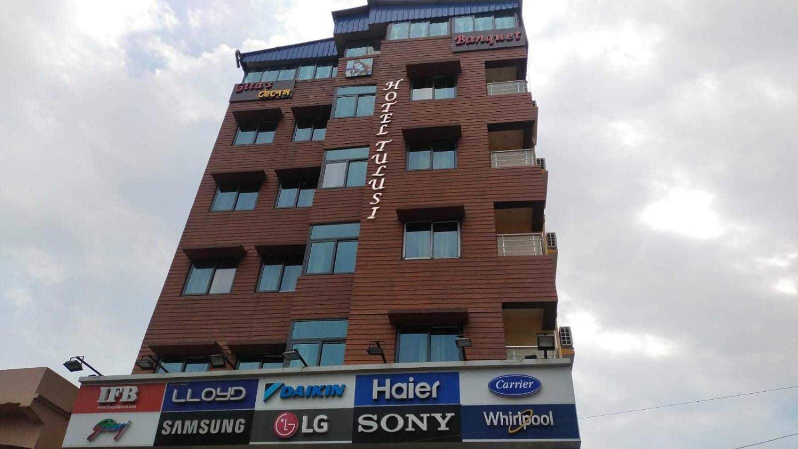 Oyo Hotel Tulusi Inn โบลปูร์ ภายนอก รูปภาพ
